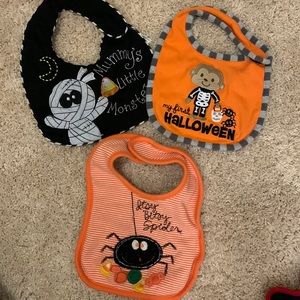 EUC Halloween baby bibs 🎃